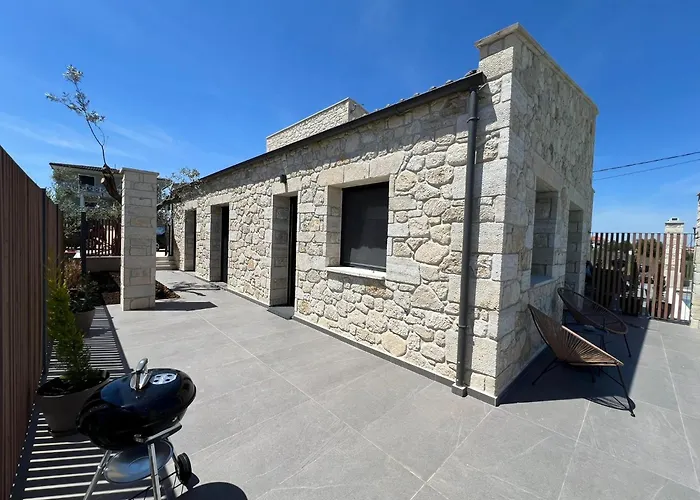 Exclusive New With Private Pool - 2br Néa Fókaia