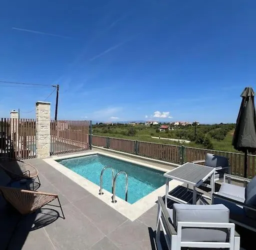 Exclusive New With Private Pool - 2br Ferienhaus Néa Fókaia