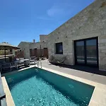 Nyaraló Exclusive New With Private Pool - 2br