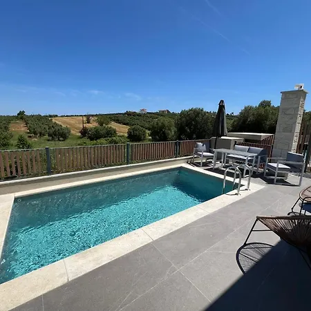 Exclusive New With Private Pool - 2br Nyaraló *