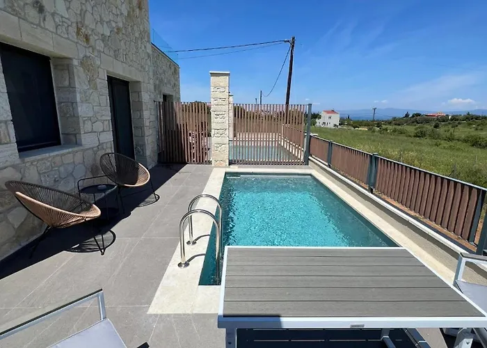 Exclusive New With Private Pool - 2br
