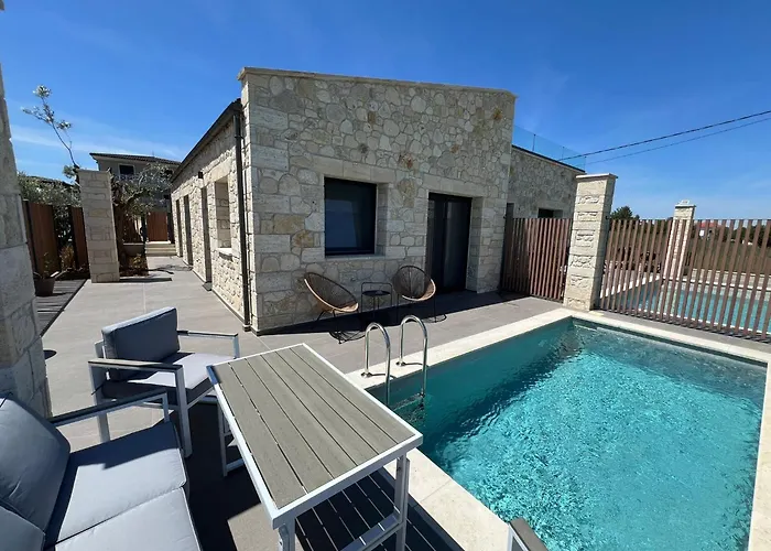 Exclusive New With Private Pool - 2br *