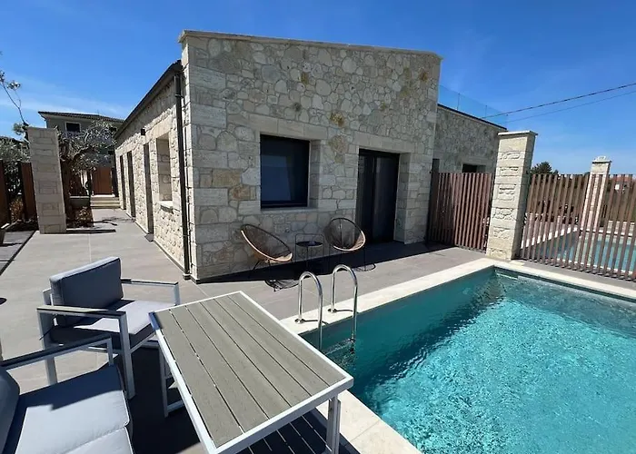 Exclusive New With Private Pool - 2br *